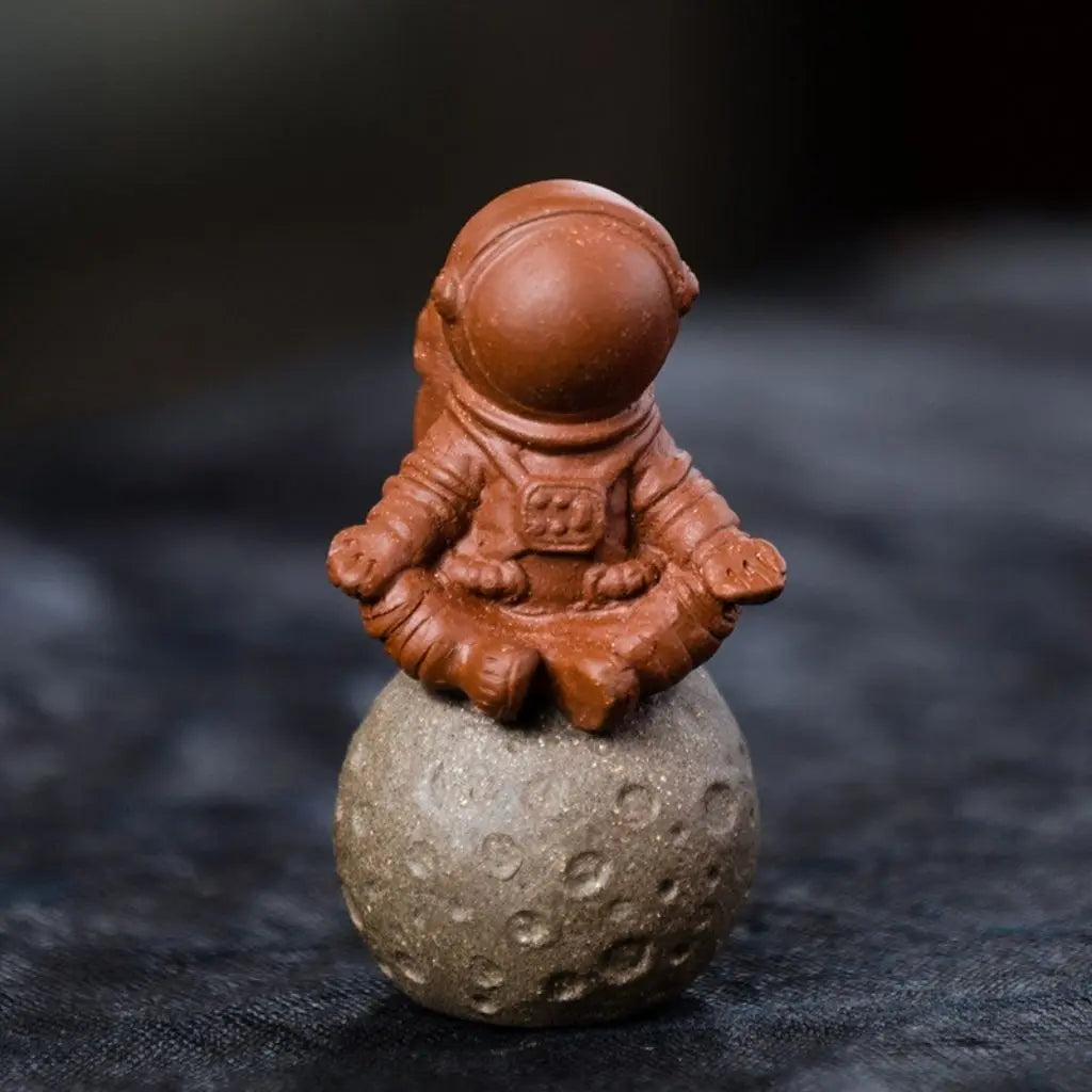 Zisha Astronaut Tea Pet - Purple Clay Chinese Tea Ceremony Figurine