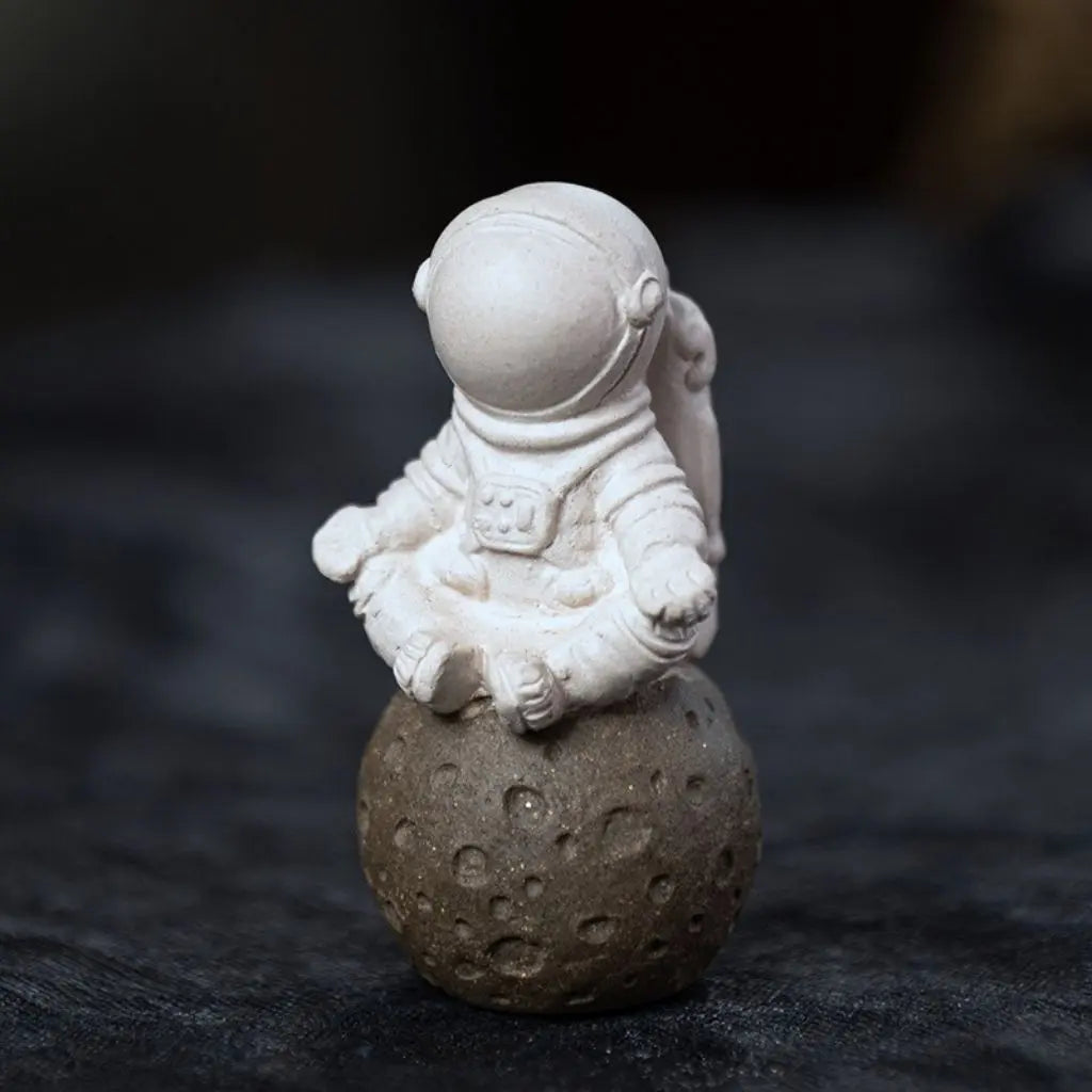 Zisha Astronaut Tea Pet - Purple Clay Chinese Tea Ceremony Figurine