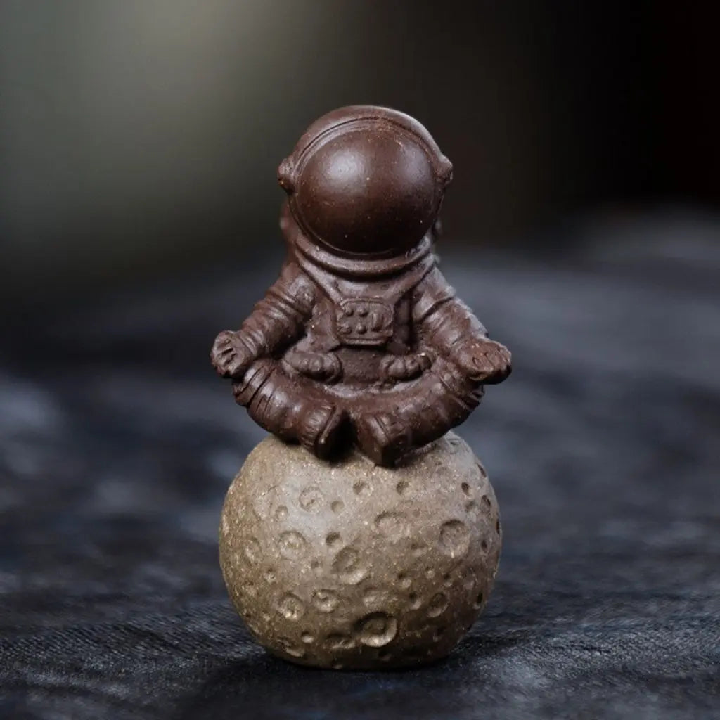Zisha Astronaut Tea Pet - Purple Clay Chinese Tea Ceremony Figurine