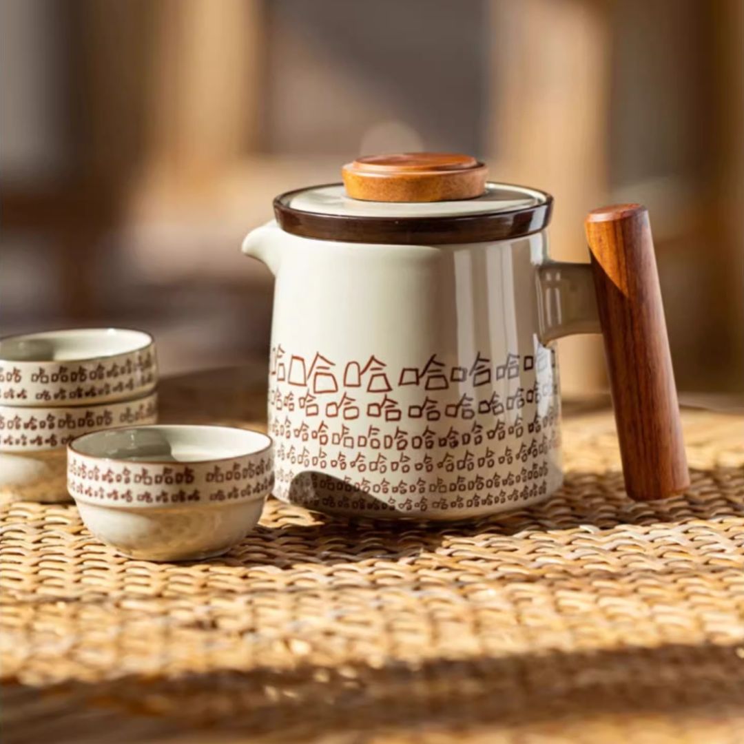 Kael Traditional Travel Tea Set