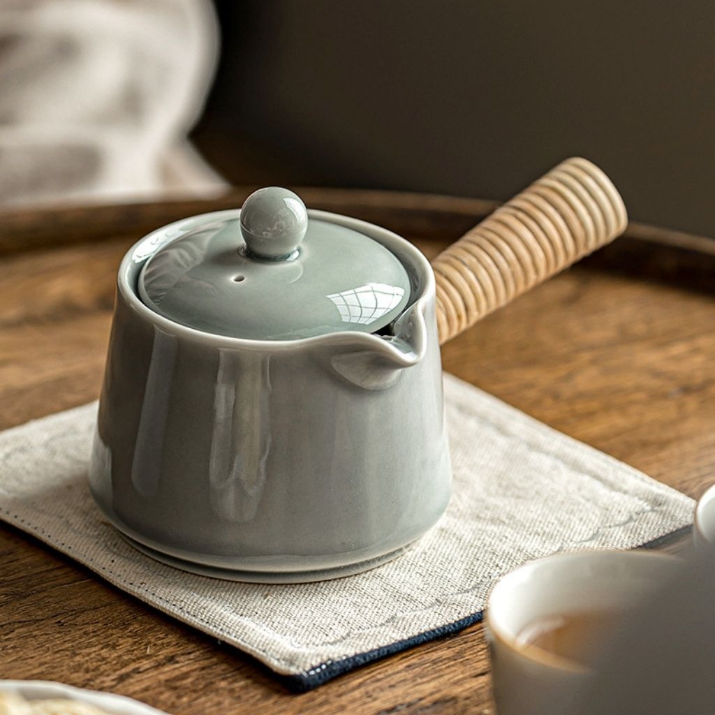 Elias Porcelain Minimalist Teapot